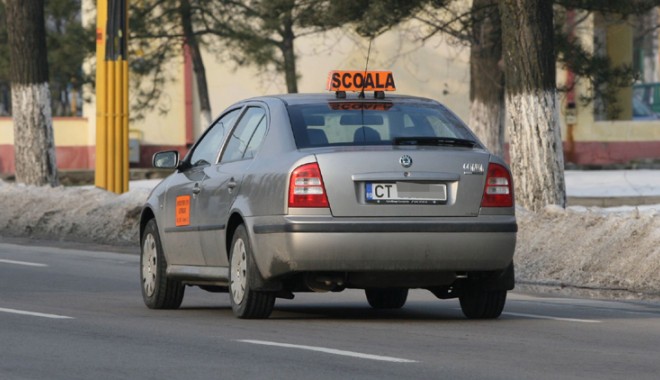 Prevederi imposibile și multe nemulțumiri în noua lege a școlilor de șoferi - scoalasoferi-1361713356.jpg