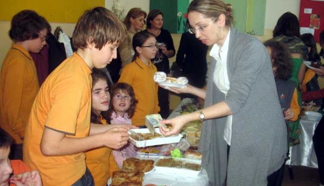 Festivalul Toamnei la Școala Spectrum - scoalaspectrum-1321639855.jpg