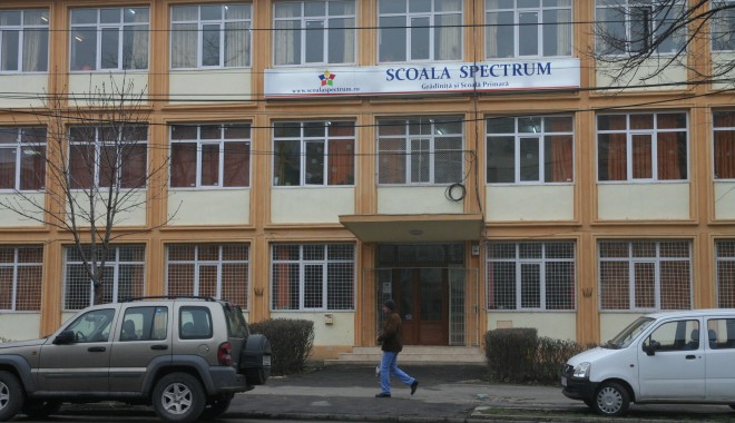 Spectacol umanitar al elevilor Școlii Spectrum - scoalaspectrum2-1392636133.jpg