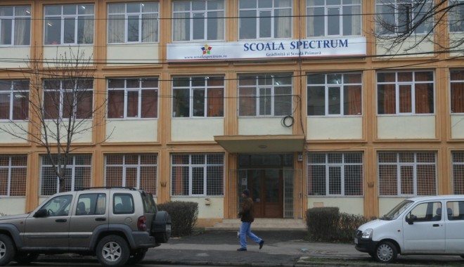 Eveniment de deschidere a Galei Culturale Româno-turce - scoalaspectrum21392636133-1393855249.jpg