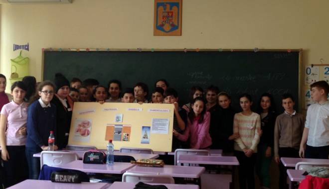Bacilul Koch, un pericol care pândește copiii neinformați - scoalatiteica-1427397948.jpg