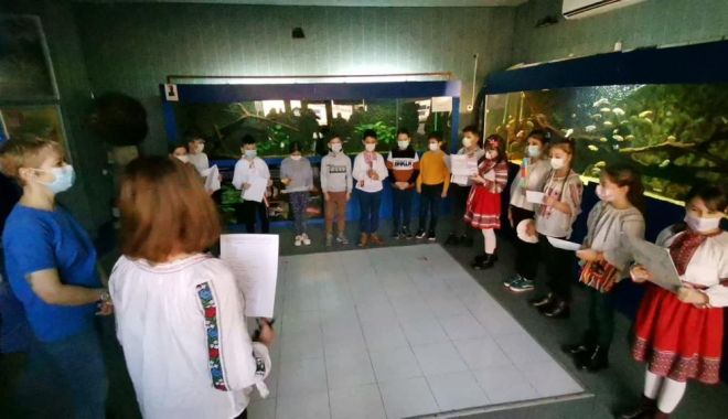 Activitate cultural-artistică dedicată Unirii, la Acvariu, realizată de elevi ai Școlii „Viceamiral Ioan Murgescu” - scoalaviceamiralmurgescu-1643106402.jpg