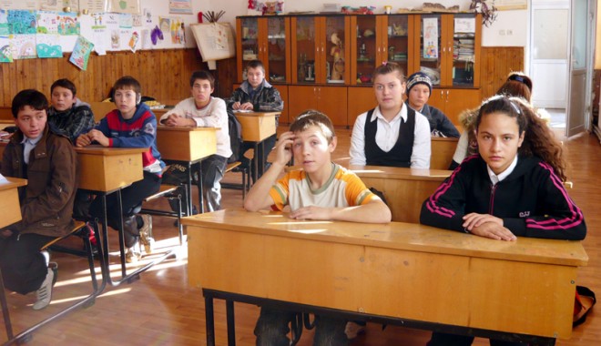Profesorii nu vor mai putea preda fără aviz psihologic - scoalavulturu1321286936-1352926510.jpg