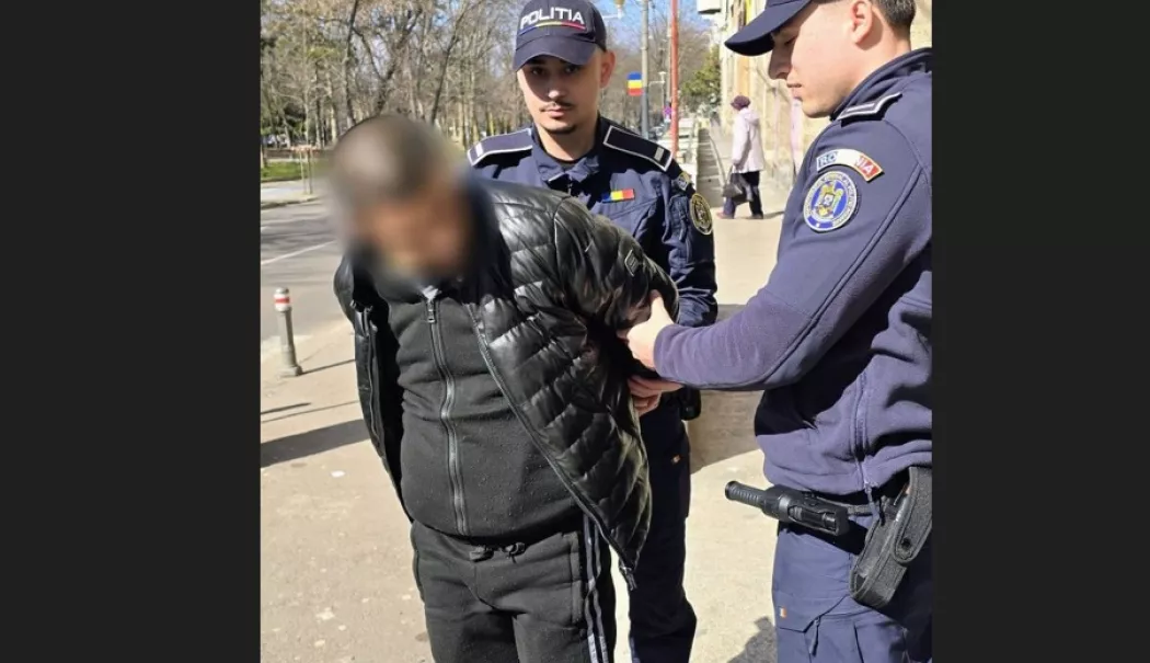 Tiktokerul Mogoșu din Constanța, prins de polițiști după ce a ieșit „la plimbare” cu brățara de monitorizare activă