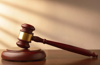 O mamă, dată afară după 30 de minute de somn la serviciu. Firma trebuie acum să plătească zeci de mii de euro