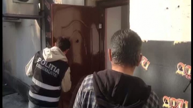 Jaf armat la o sală de jocuri de noroc! Hoții, printre care și 