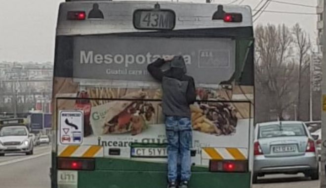 VIDEO INCREDIBIL! Soluția găsită de un minor pentru a circula cu RATC-ul fără bilet - screenshot20180213135201-1518522809.jpg