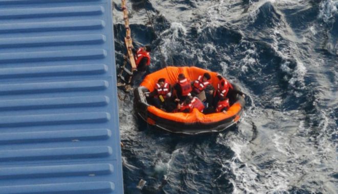 A 3-a navă condusă de un comandant român a salvat vieți pe mare - screenshot20201226160336gallery-1608991446.jpg