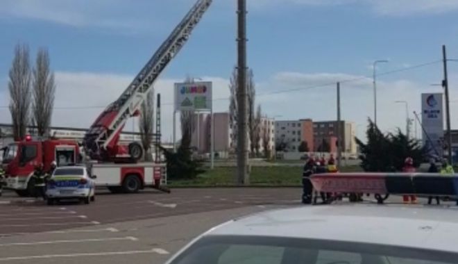 Tentativă de sinucidere la Constanța! O femeie vrea să se arunce de la înălțime