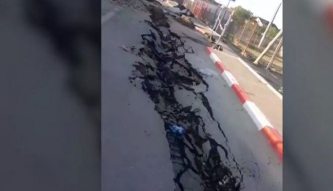 Stradă reabilitată anul trecut, surpată pe o distanță de zeci de metri - screenshot20220806201731gallery-1659806307.jpg