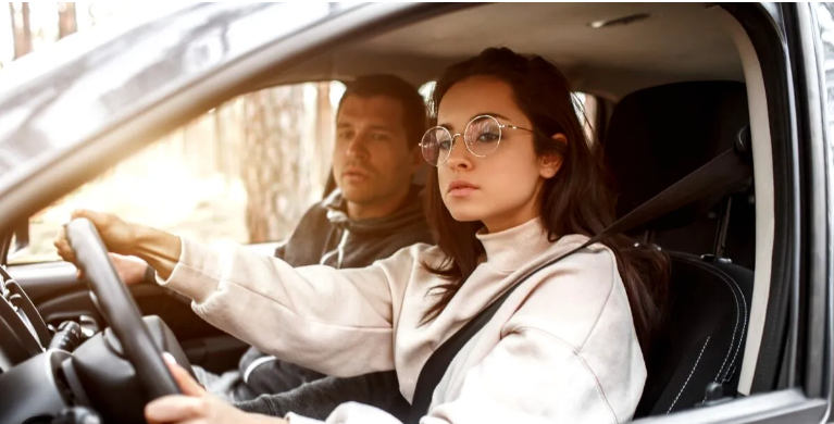 Șoferii în vârstă de 16 ani ar putea fi interziși pe autostradă. Care sunt regulile - screenshot4-1773128732.webp