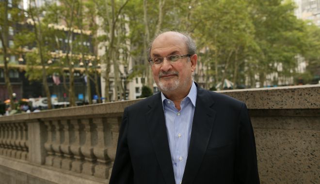 Salman Rushdie revine cu o nouă carte şi un mesaj: „Cuvintele sunt singurele învingătoare” - scriitor-1674741253.jpg