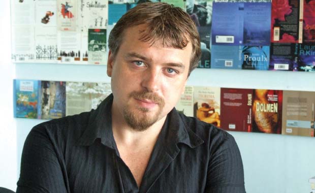 Lucian Dan Teodorovici și Șerban Foarță, premiați la gala Observator Cultural - scriitortheodorovici-1332850852.jpg