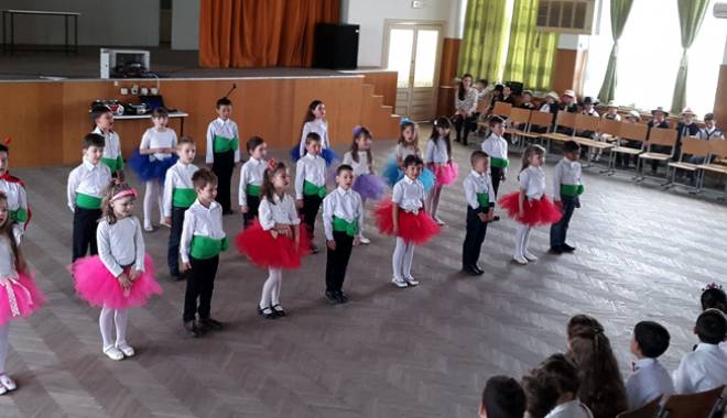 Scriitorul Lucian Blaga încă inspiră la competiție liceenii - scriitorullucianblaga-1431023821.jpg