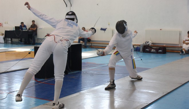 Echipa de scrimă a Farului a retrogradat din Superligă - scrima46-1367341320.jpg