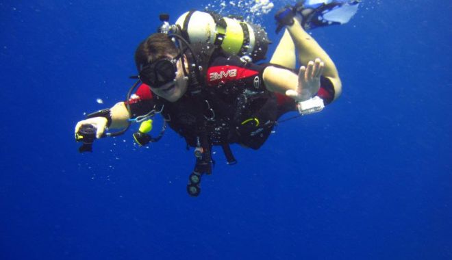 Scufundări la Marea Neagră. Cât costă o sesiune de o oră cu un instructor autorizat - scubi-1628318415.jpg