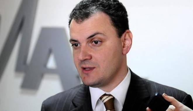 Ghiță s-ar putea retrage din Comisia de Control al SRI - sebastianghitavintuplateapolitic-1424769486.jpg