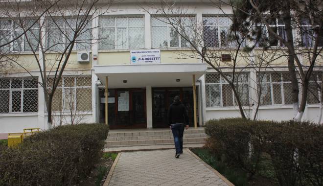 Liceu  din Constanța,  spart de hoți - sectevenliceuconstantasparthoti-1421406789.jpg