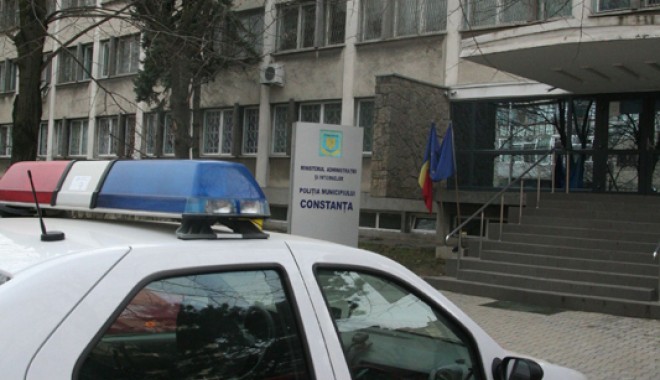 CONSTANȚA / Hoț împușcat mortal în inimă de polițiști - sectia3politiesediu253-1329160892.jpg