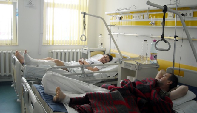 Secția de ortopedie, plină de constănțeni cu fracturi la mâini și picioare - sectiadeortopedieplina2-1391097352.jpg