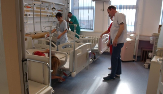 Medicii bucureșteni au început să opereze în noua secție de chirurgie a Spitalului Județean Constanța - sectiechirurgie-1390396460.jpg