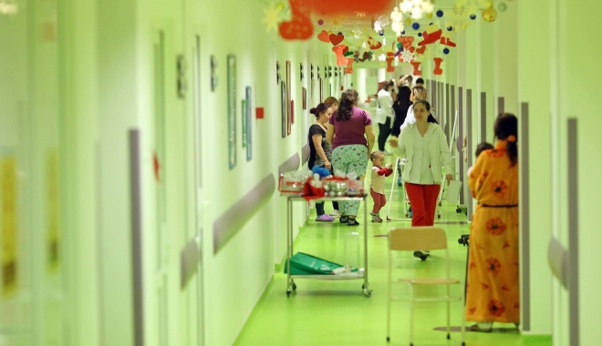 SPITALUL JUDEȚEAN CONSTANȚA, ÎN HAINE DE CRĂCIUN! Secția de Pediatrie, împodobită pentru sărbători - sectiecopii-1512388466.jpg