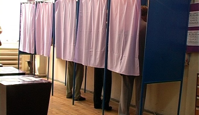 Chișinău: Sute de oameni nu au reușit să voteze din cauza cozilor de la secțiile de votare - sectievotare-1401053600.jpg