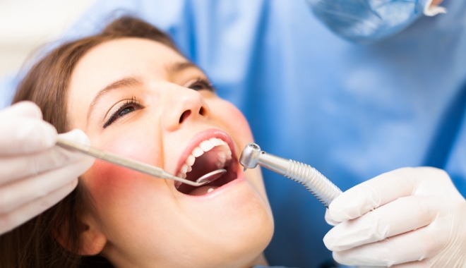 Un sfert dintre români și-au pierdut toți dinții naturali - sedationdentistsalemor-1504797551.jpg