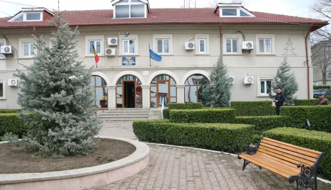 Se decontează abonamentele elevilor și studenților din Năvodari - sedeconteaza-1468847244.jpg
