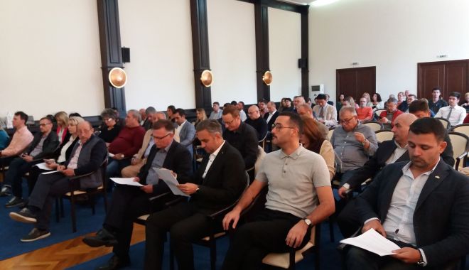 A început ședința CJC. Iată ce proiecte de hotărâre sunt pe ordinea de zi - sedinta-1538129880.jpg