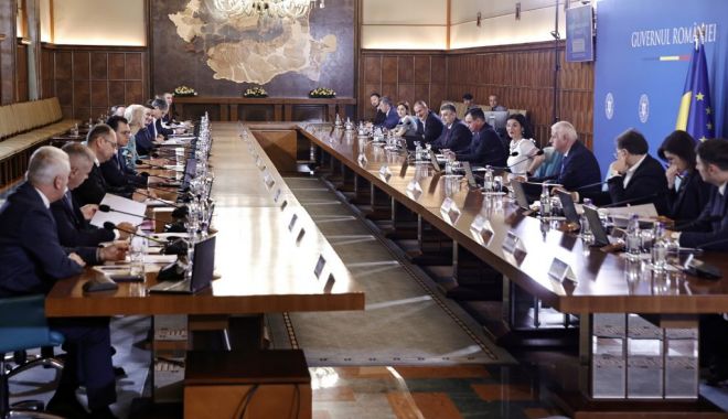 Şedinţă de guvern, joi; aprobarea a 2.226 de posturi în sănătate şi asistenţă socială, pe agendă