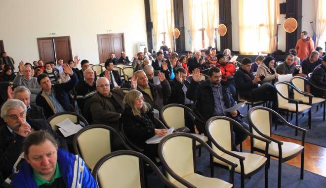 Consilierii județeni au votat bugetul pentru renovarea Secției de Pediatrie - sedintaconsiliuljudetean13-1423760046.jpg