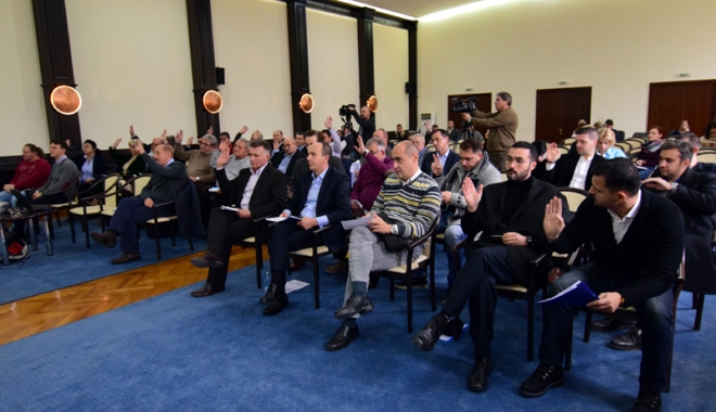 CJC s-a constituit parte civilă împotriva lui Nicușor Constantinescu cu suma de 11,6 milioane de lei - sedintaconsiliuljudetean3-1479142713.jpg
