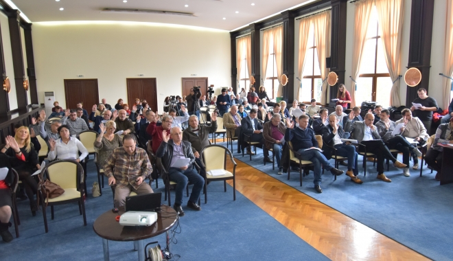 CJC se reunește în ședință. Moment important pentru primăriile din județ - sedintaconsiliuljudetean3-1482061416.jpg