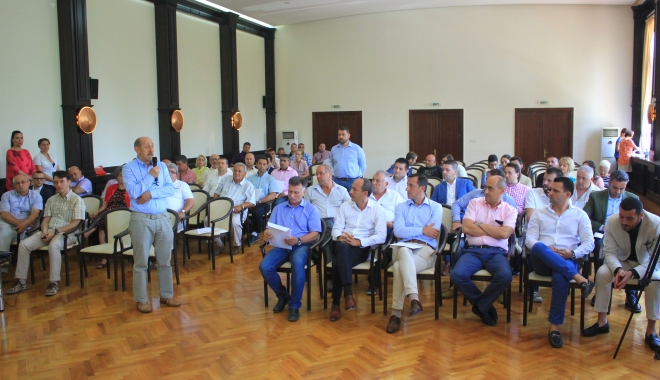 Consiliul Județean Constanța își angajează avocați. Muhscină, Armeanu și Grecu, în prima linie - sedintaconsiliuljudetean33-1471004849.jpg