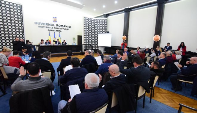 Consilierii județeni au semnat Declarația de Unire cu Republica Moldova - sedintaconsiliuljudetean4-1522173655.jpg