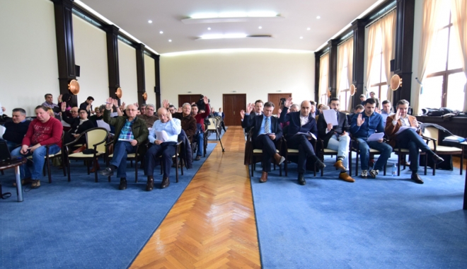 Consilierii județeni se reunesc  în ședință. Ce proiecte vor discuta și vota - sedintaconsiliuljudetean7-1492792034.jpg