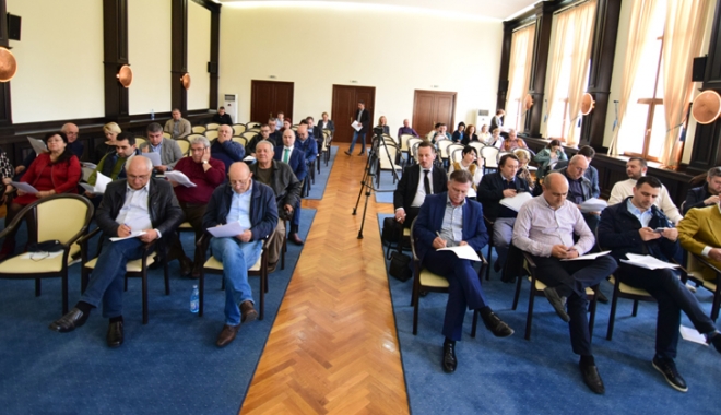 CJC vrea să preia stadionul Farul Constanța. Va trece proiectul de votul liberalilor? - sedintaconsiliuljudetean7-1495471126.jpg