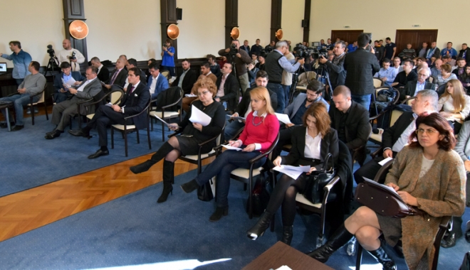 Primarul Decebal Făgădău, învins de liberali. Poate are mai mult succes la primăvară - sedintaconsiliullocal1-1477933957.jpg