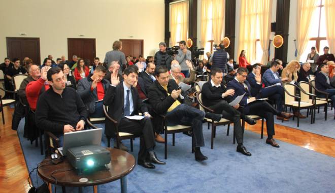 RADET, gaura neagră din bugetul Constanței. Unde au ajuns  banii din facturile constănțenilor? - sedintaconsiliullocal13-1433258187.jpg