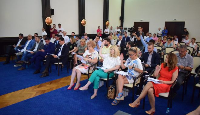 Consilierii se reunesc în ședință. Câți bani vor primi cluburile sportive de la bugetul Constanței - sedintaconsiliullocal21-1565717317.jpg
