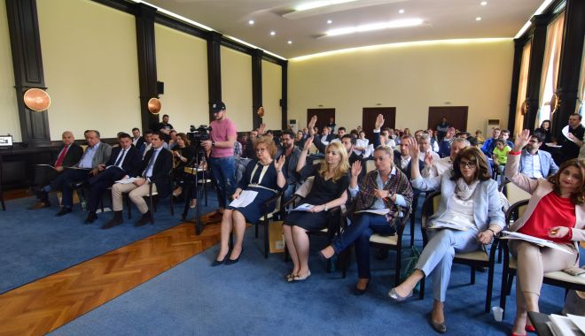 Consilierii locali, convocați în ședință. Bursele elevilor și premierea sportivilor, pe lista aleșilor - sedintaconsiliullocal7-1572472589.jpg