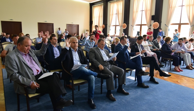 Consilierii, convocați la șediță, de urgență ! Cade la pace Primăria Constanța cu Polaris ? - sedintaconsiliullocalmunicipal10-1507031759.jpg