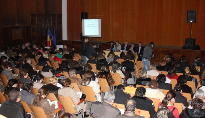 Școlile constănțene, luate la control de Ministerul Educației - sedintadirectori-1360681990.jpg