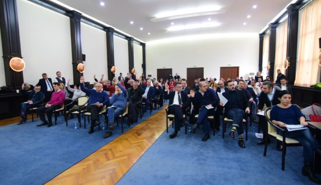 Ședință solemnă la CJC pentru susținerea Declarației  de Unire  cu Republica Moldova - sedintalacjc-1520349033.jpg