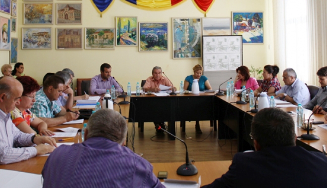 Cine minte și manipulează la Medgidia? Primarul Vrabie, prins cu cioara vopsită - sedintamedgidiavrabie-1473178139.jpg