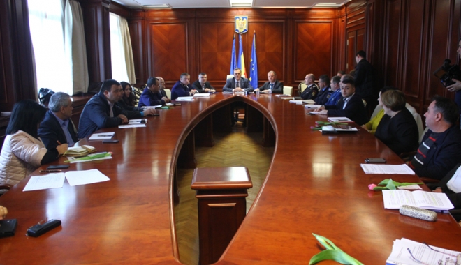 Colegiul Prefectural, convocat în ședință - sedintaprefectura12-1474374341.jpg