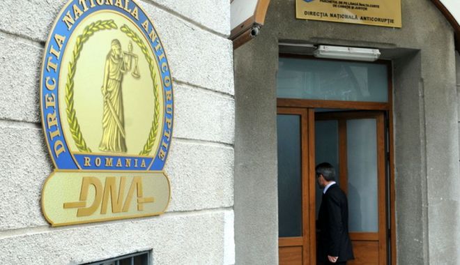 Director de la CNAIR, reţinut de DNA pentru luare de mită şi trafic de influenţă. Reacţia companiei - sediudna-1666594406.jpg