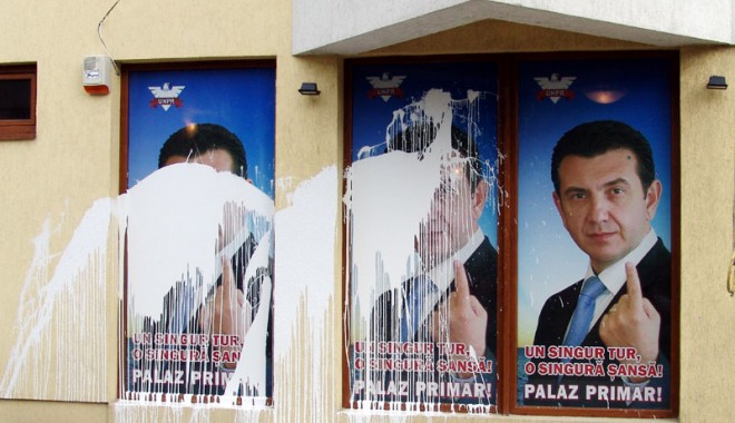 Sediul de campanie al lui Palaz, vandalizat - sediuvandalizatpalaz1-1337878471.jpg