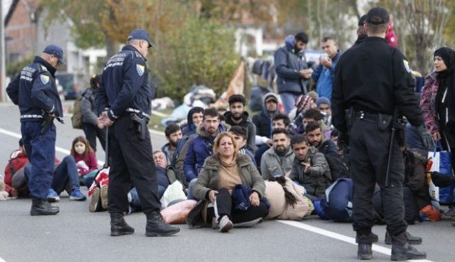 Șeful delegației UE în Bosnia: Drepturile omului ale migranților trebuie respectate - seful-1574025510.jpg